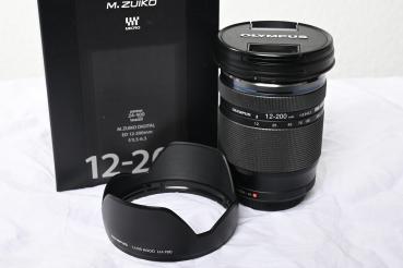 Olympus ED 12-200mm F.5-6.3 -Gebrauchtartikel-
